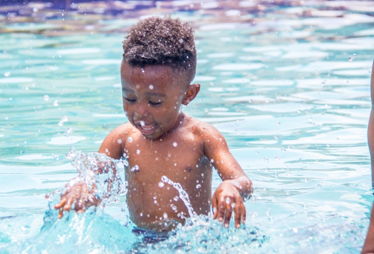 Child_Swimming